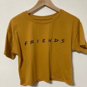 Cute cropped girls shirt small